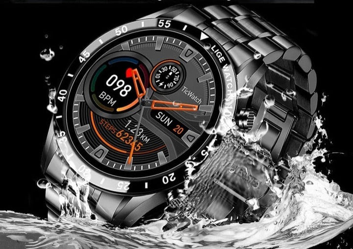 4G smartwatch with a metal band and on-screen keypad - product photo 6