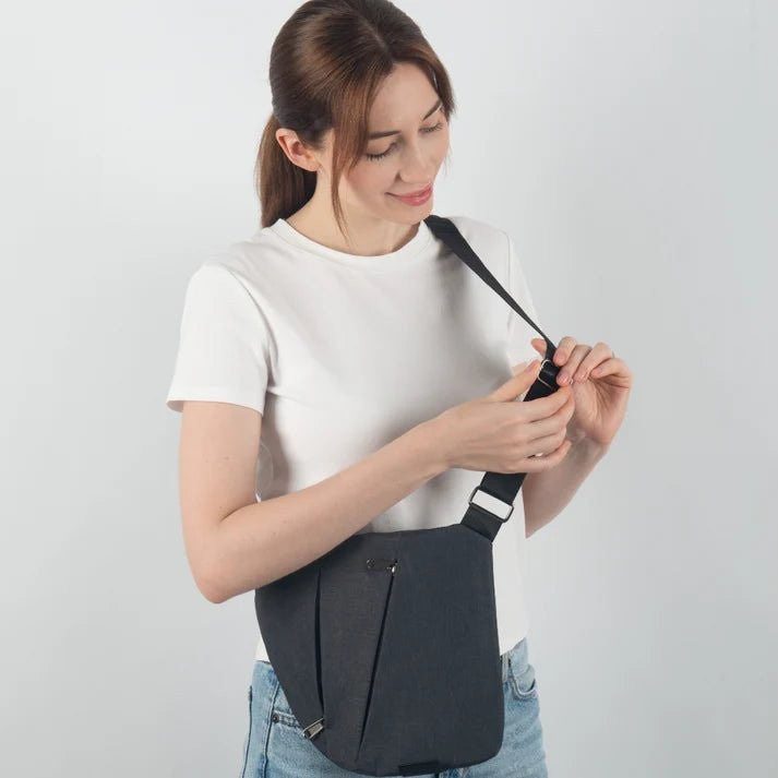 Anti-theft shoulder bag with a cut-resistant strap and Rfid pocket - product photo 4