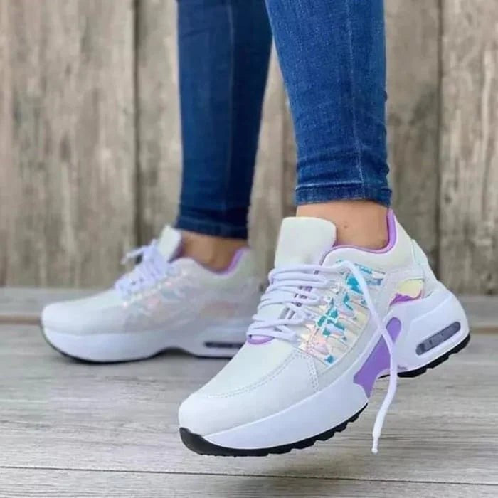 Cushioned women's sneakers with a supportive sole - product photo 2
