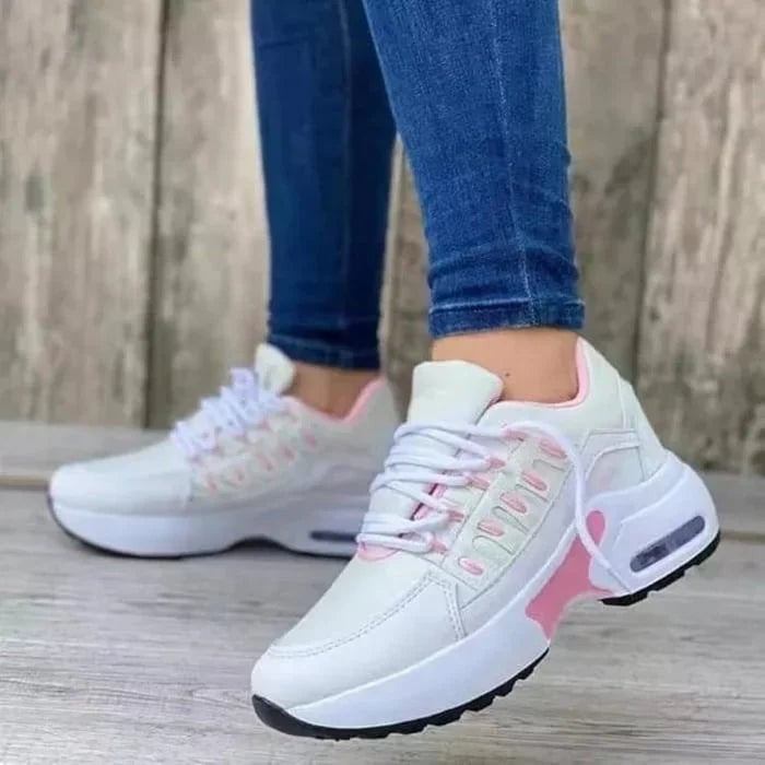 Cushioned women's sneakers with a supportive sole - product photo 3