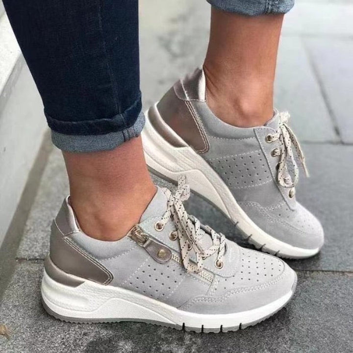 Cushioned women's walking shoes - product photo 2