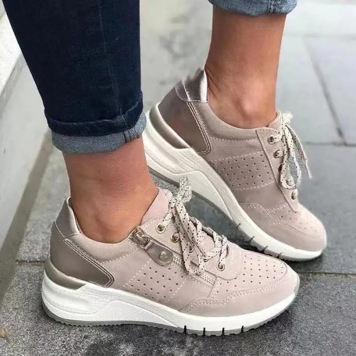 Cushioned women's walking shoes - product photo 5