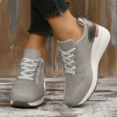 Cushioned women's walking shoes - product photo 6