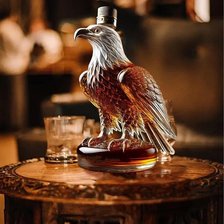 Eagle-shaped borosilicate glass decanter - product photo 1