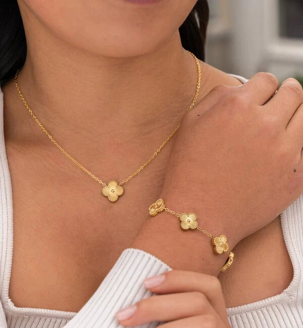 Four-leaf clover jewelry set - product photo 3