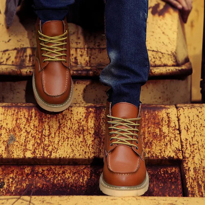 THOMAS | Men’s Rugged Ankle Boots With Lace Closure, Contrast Stitching And Durable Sole