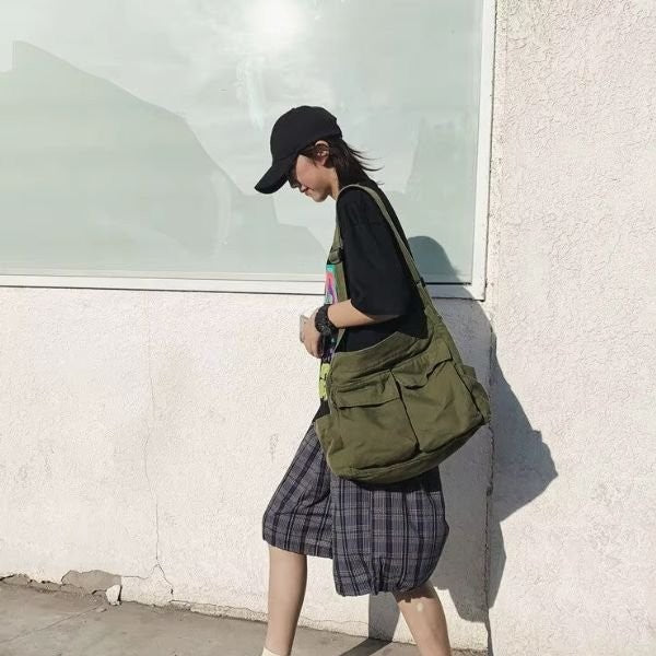 Large canvas shoulder messenger bag - product photo 12