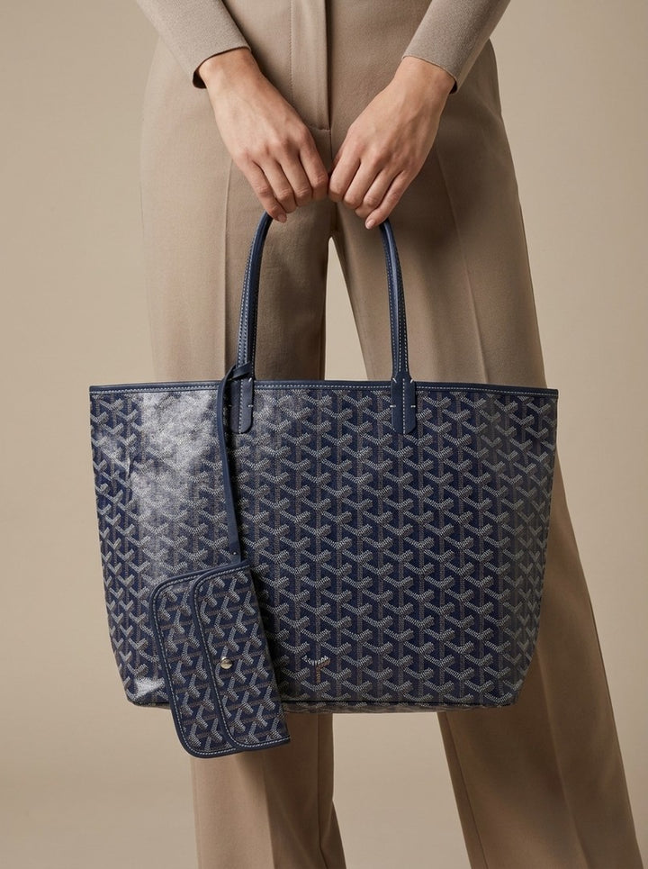 Large geometric print tote bag with a matching pouch - product photo 7