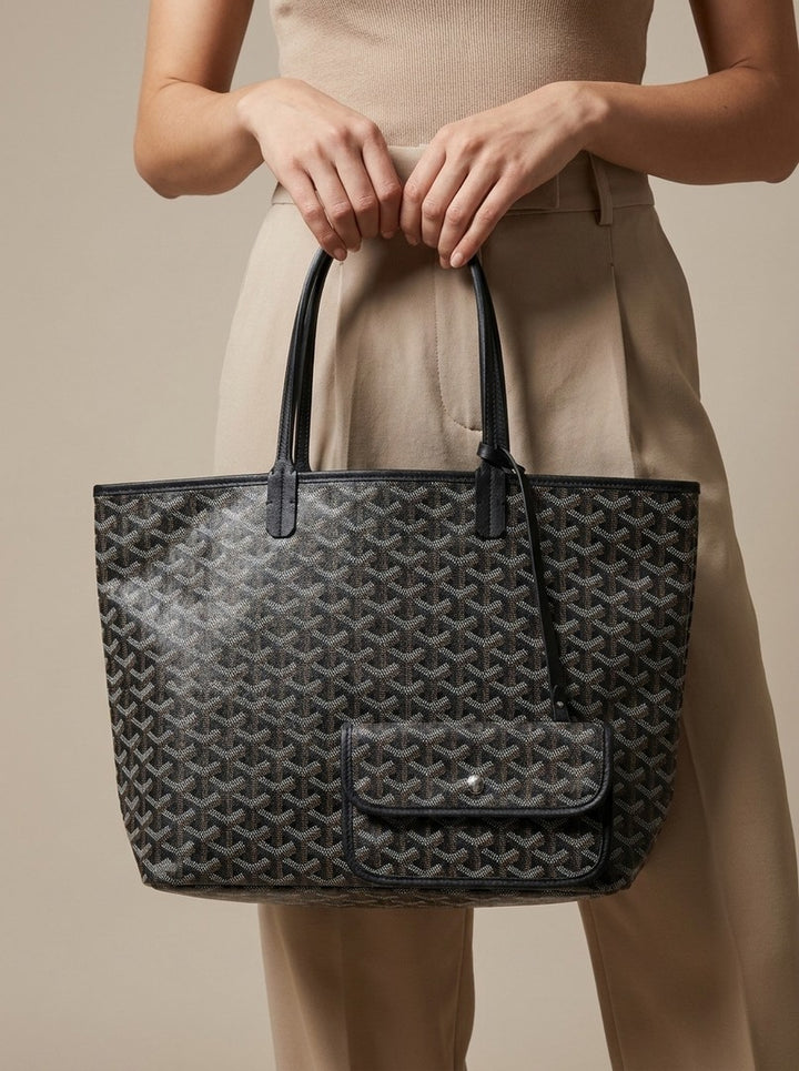 Large geometric print tote bag with a matching pouch - product photo 9