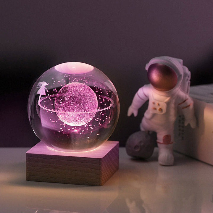 Laser-etched crystal ball lamp lit from its base - product photo 5