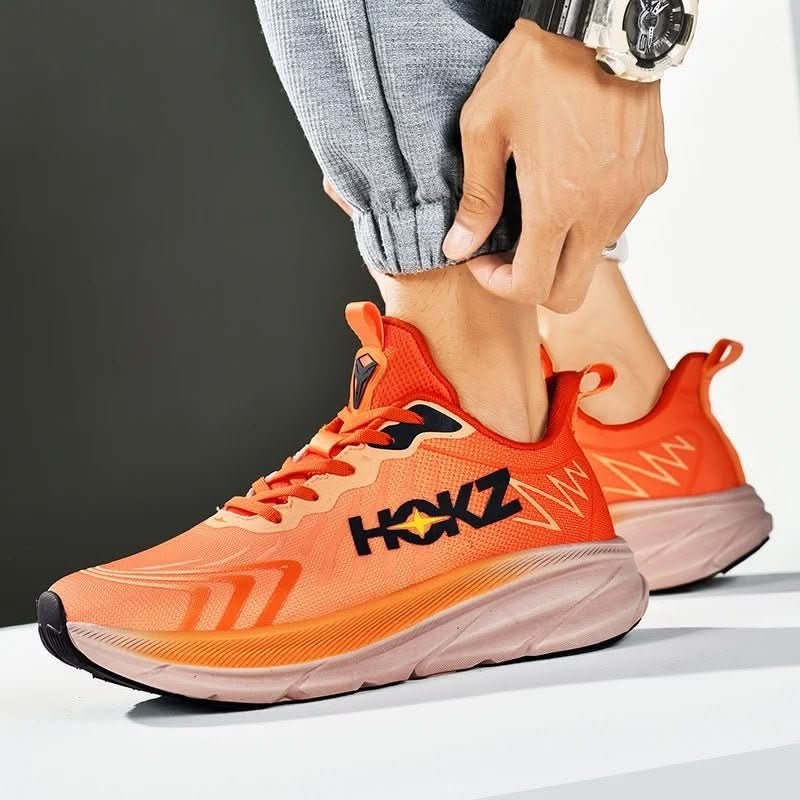Lightweight cushioned sneaker with a breathable knit upper - product photo 7