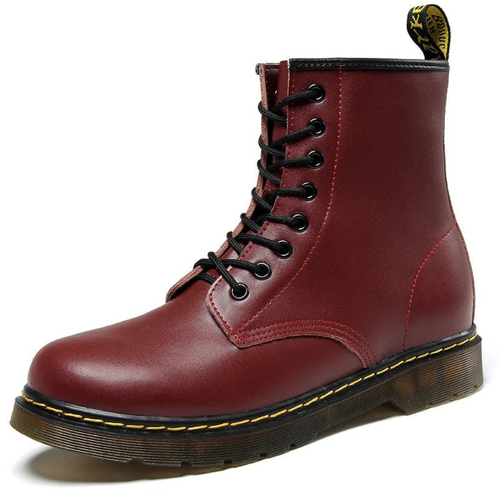 Men's flat-sole boots in a classic silhouette - product photo 5