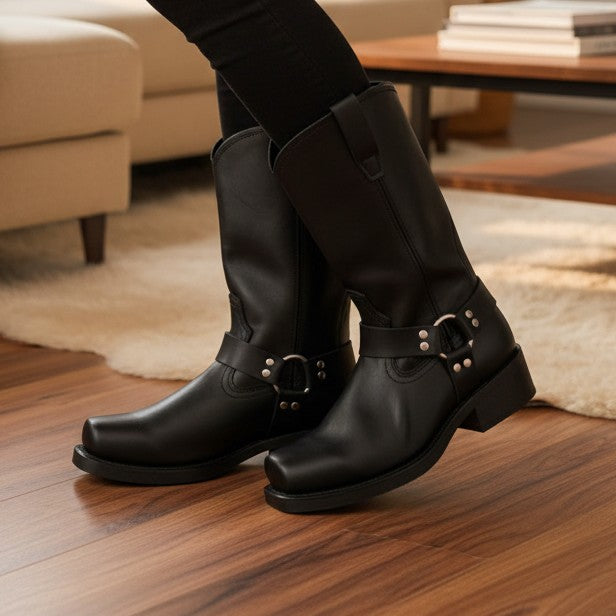 Men's pull-on harness boot with a tall shaft and oil-resistant sole - product photo 1