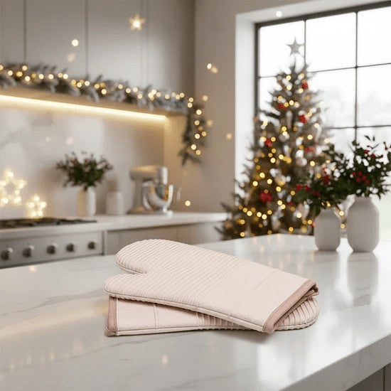 Non-slip silicone oven gloves with long forearm cuffs - product photo 1