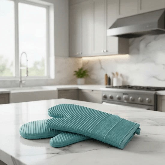 Non-slip silicone oven gloves with long forearm cuffs - product photo 2