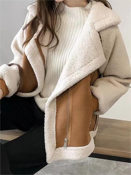 Oversized vegan fur jacket with suede-look patchwork - product photo 4