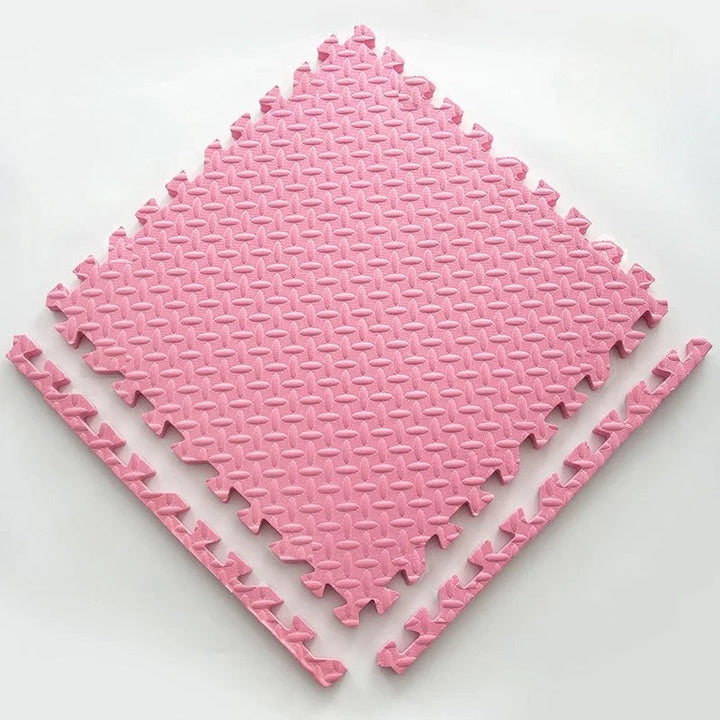 Thick padded baby play mat on a floor - product photo 14