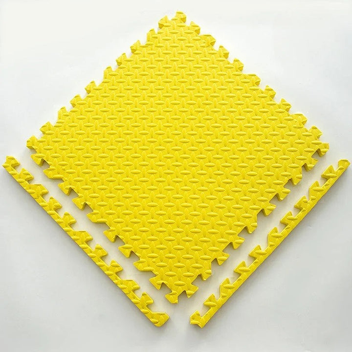Thick padded baby play mat on a floor - product photo 18