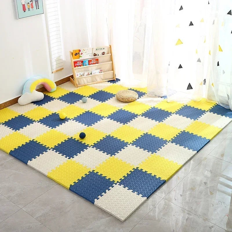 Thick padded baby play mat on a floor - product photo 7