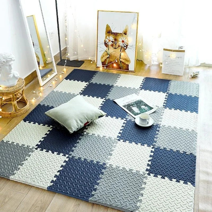 Thick padded baby play mat on a floor - product photo 9
