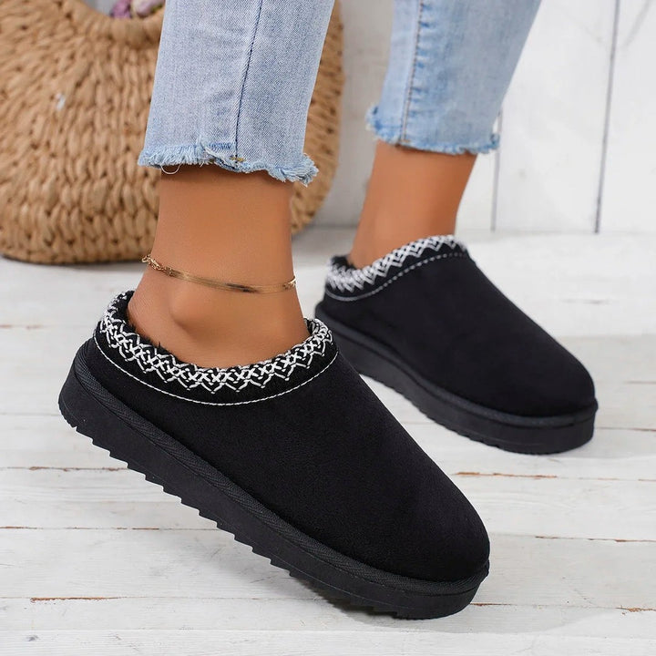 Lined winter slipper boots with a thick sole - product photo 3