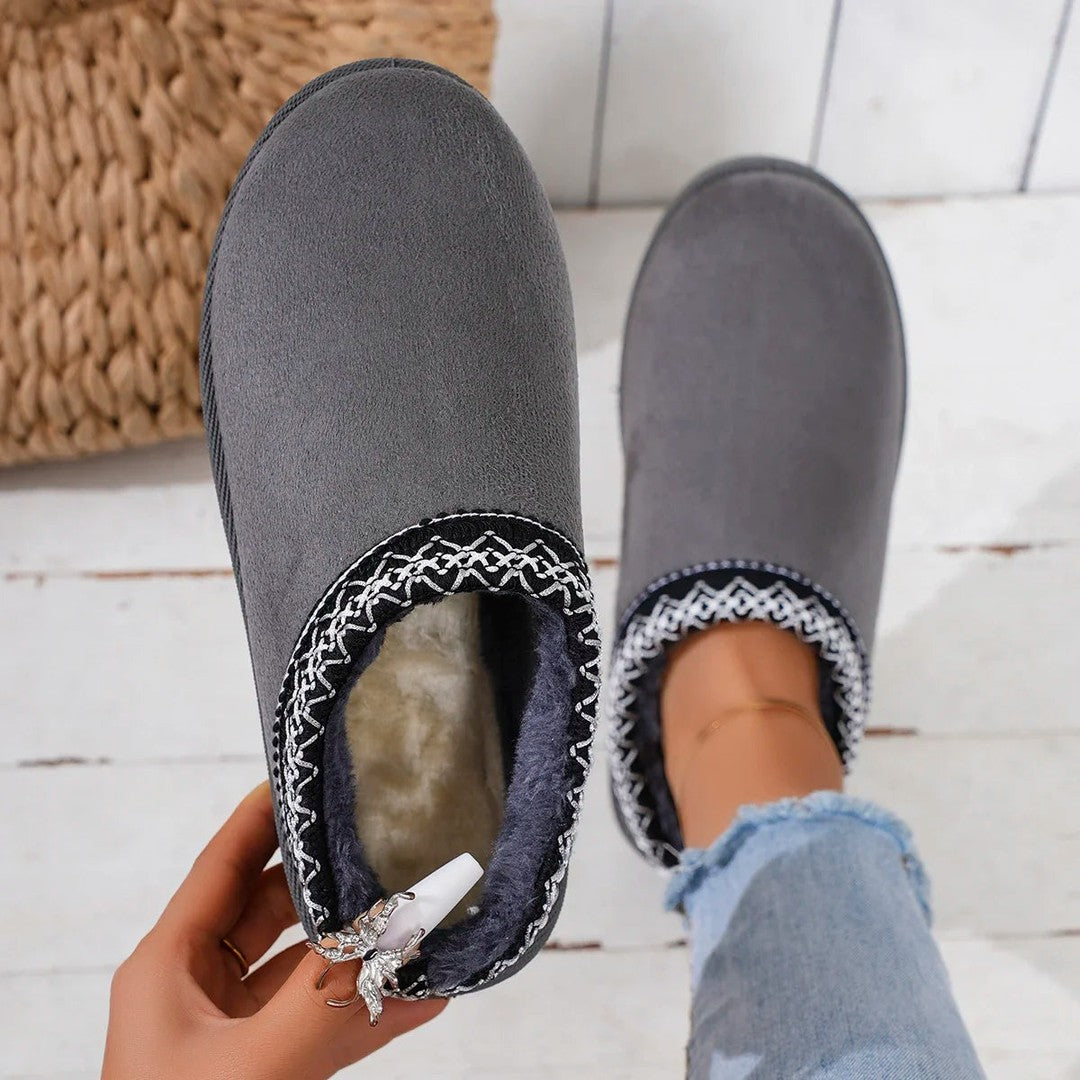 Lined winter slipper boots with a thick sole - product photo 4
