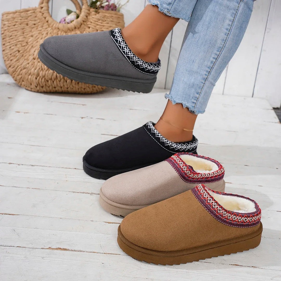 Lined winter slipper boots with a thick sole - product photo 6