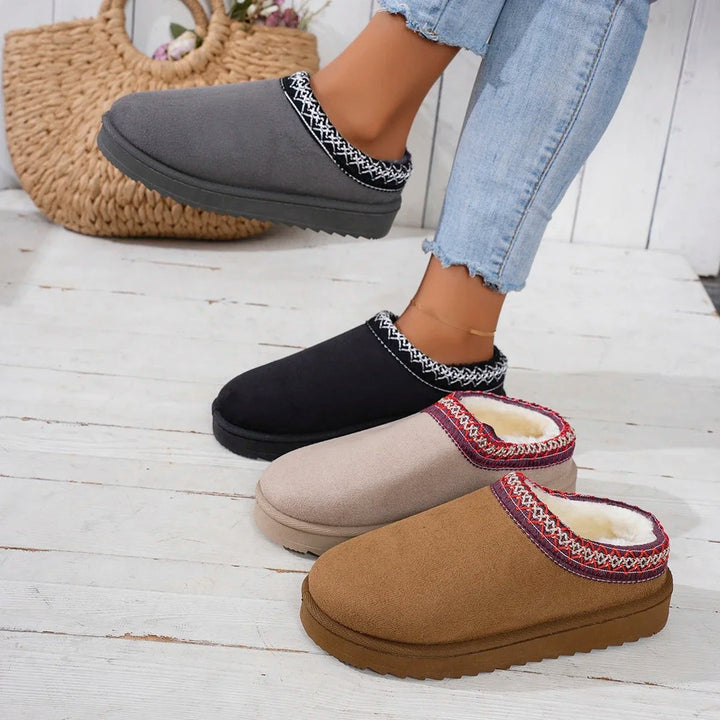 Lined winter slipper boots with a thick sole - product photo 6