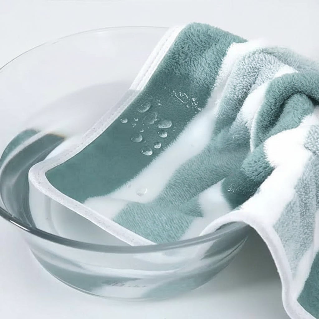 Ultra-soft absorbent bath towels folded - product photo 4