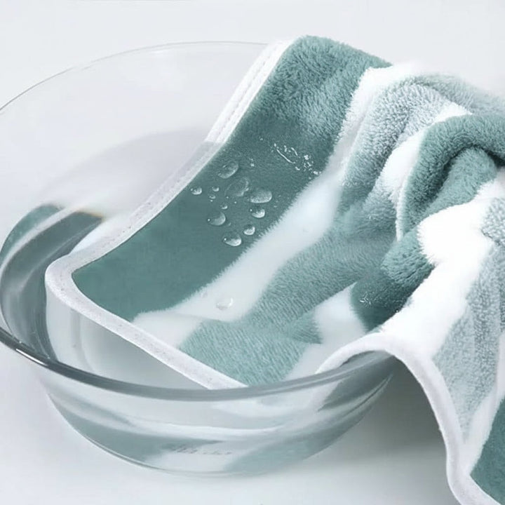 Ultra-soft absorbent bath towels folded - product photo 4