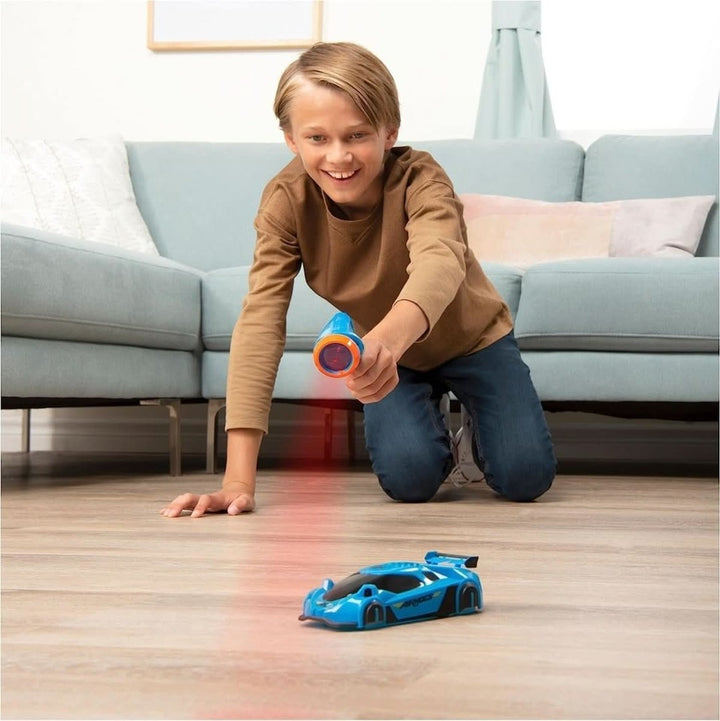 Remote control car driving up a smooth wall - product photo 2