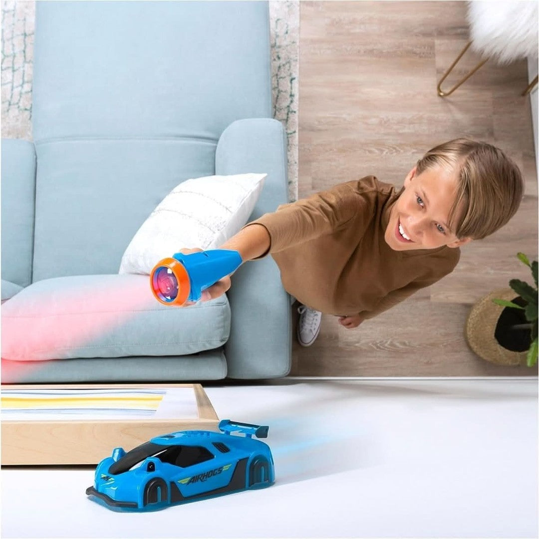 Remote control car driving up a smooth wall - product photo 4