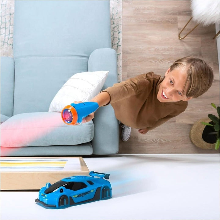 Remote control car driving up a smooth wall - product photo 4