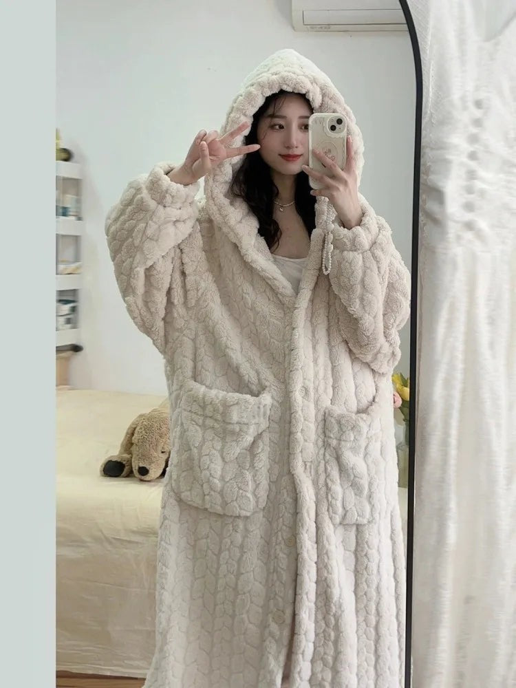 Warm plush bathrobe - product photo 1