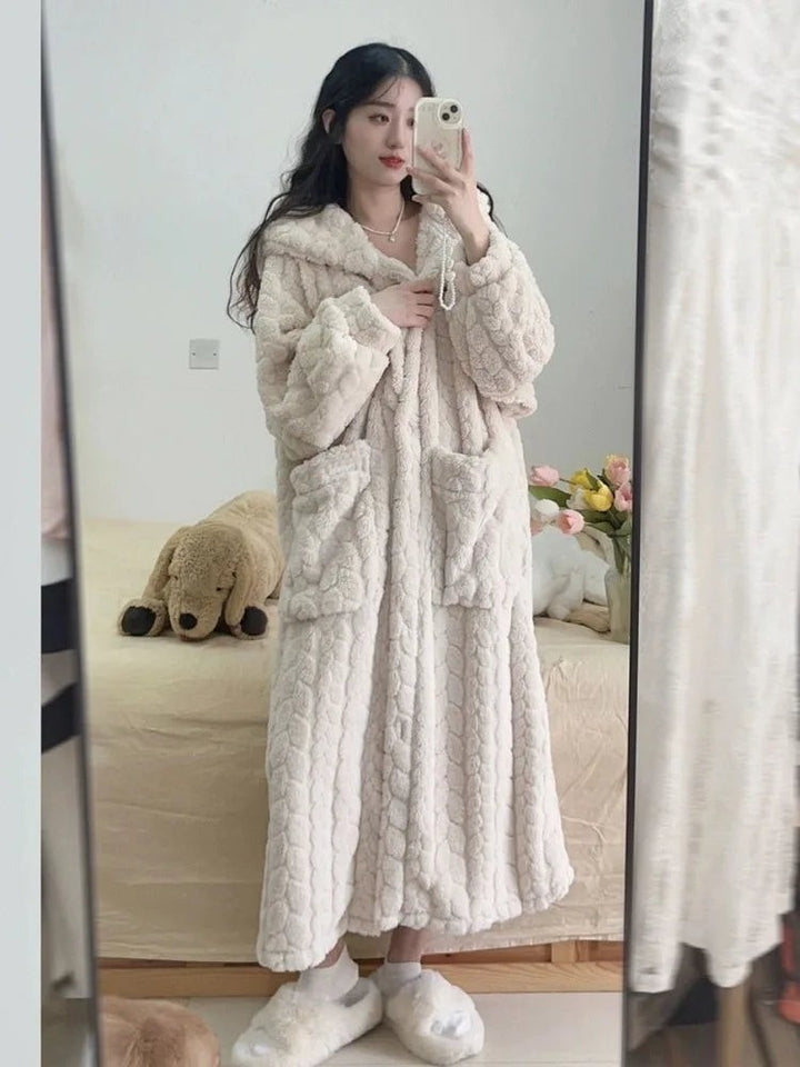 Warm plush bathrobe - product photo 2