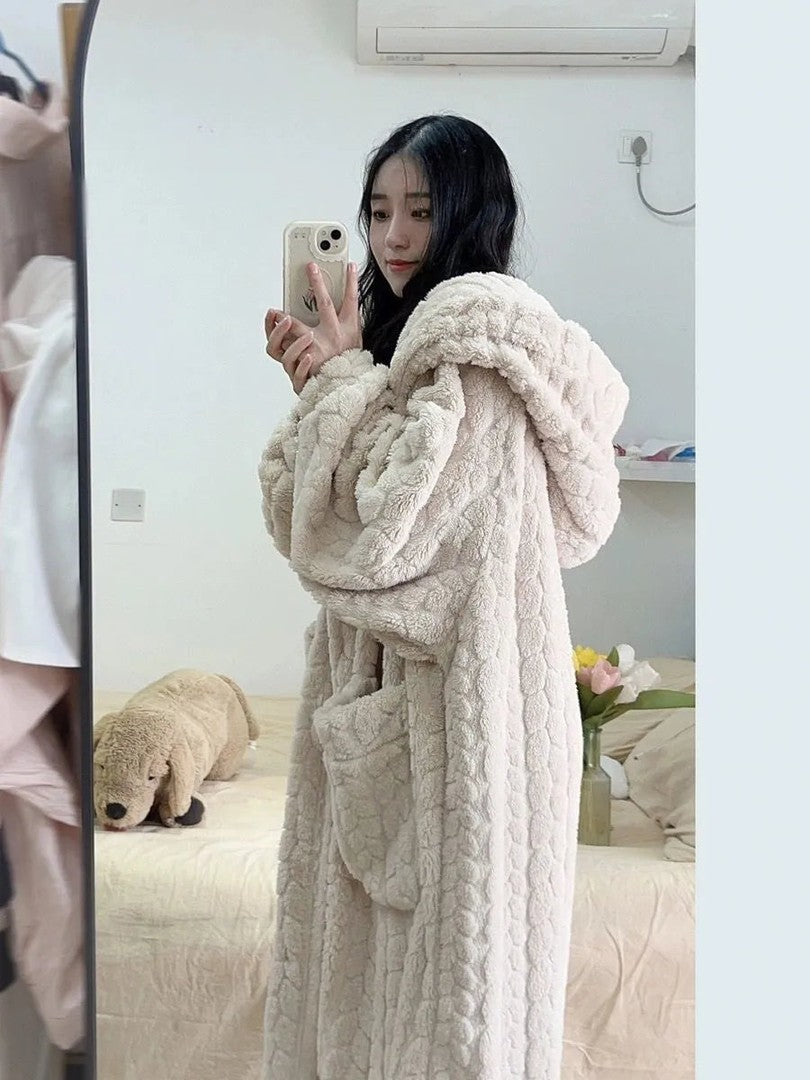 Warm plush bathrobe - product photo 3