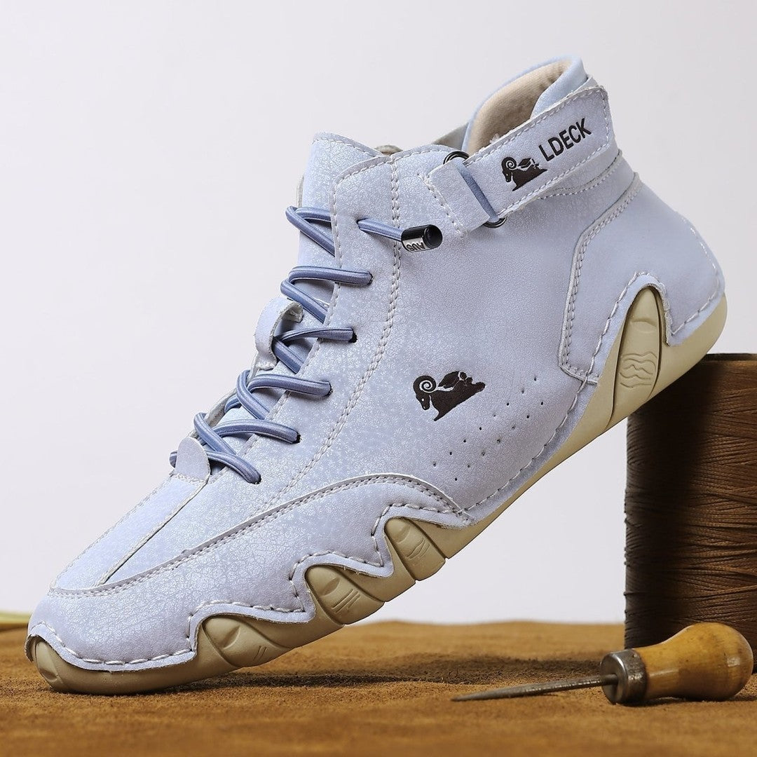 Waterproof leather walking shoe with ventilation channels and arch support - product photo 7