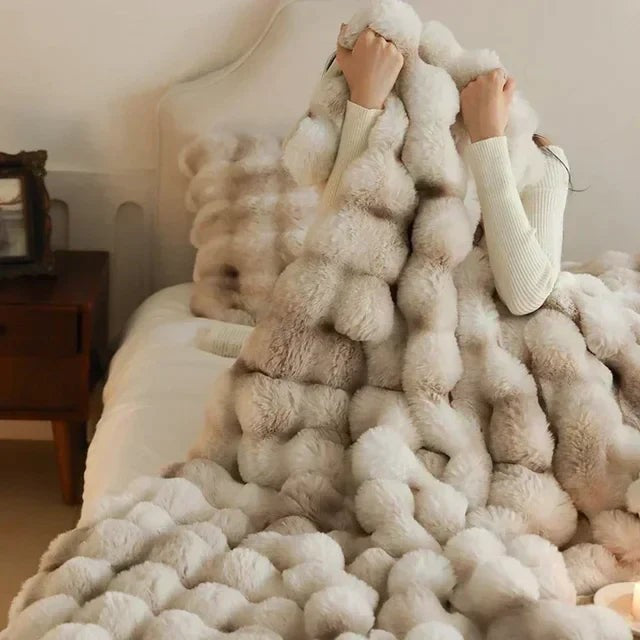 Wearable faux fur blanket - product photo 2
