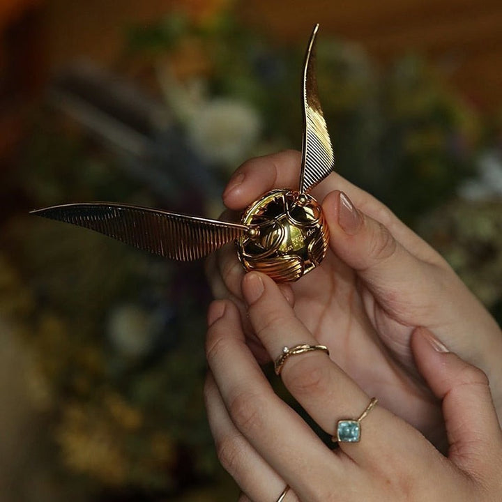 Winged orb ring box with a moving mechanism - product photo 10