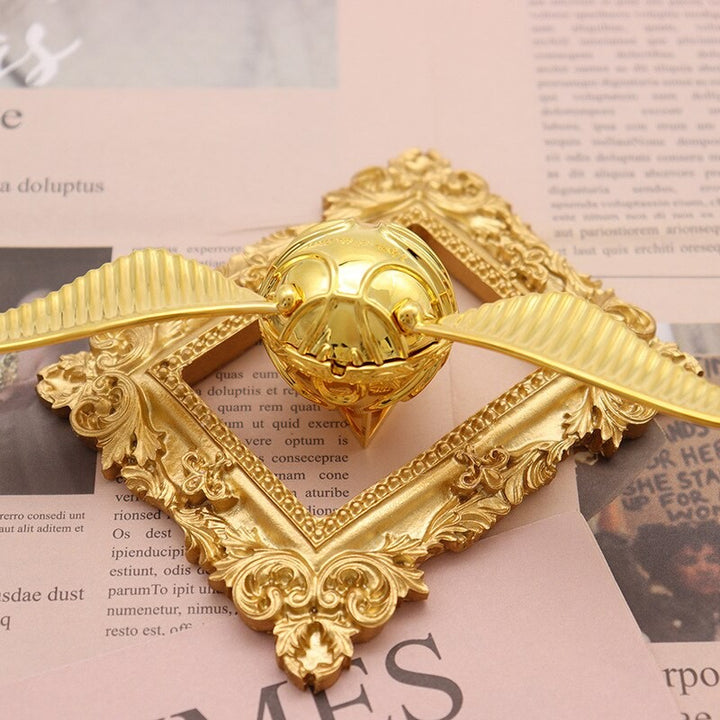 Winged orb ring box with a moving mechanism - product photo 9
