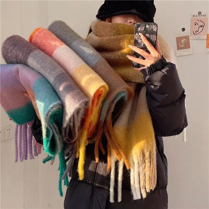 Checked winter scarf with fringed ends - product photo 3