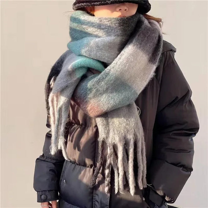 Checked winter scarf with fringed ends - product photo 8