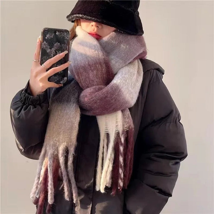 Checked winter scarf with fringed ends - product photo 9