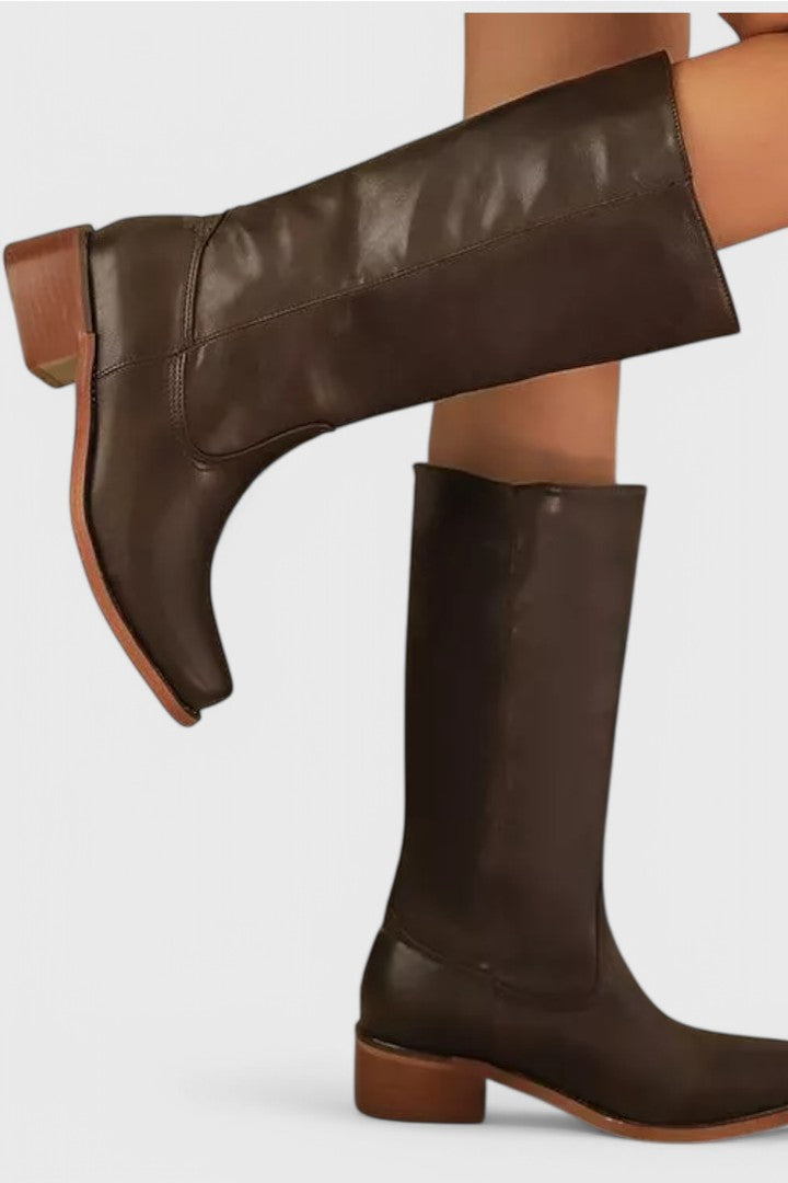 Women's knee-high leather boots with a heel - product photo 1