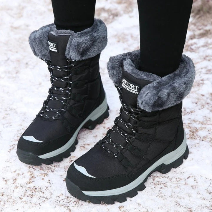 Women's lined winter boots with a treaded non-slip sole - product photo 2