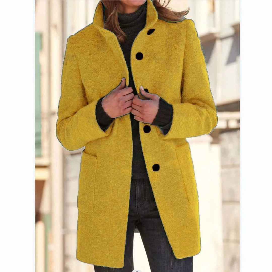 Women's quilted winter coat with a button front - product photo 3